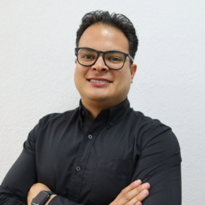 Andres Amante headshot